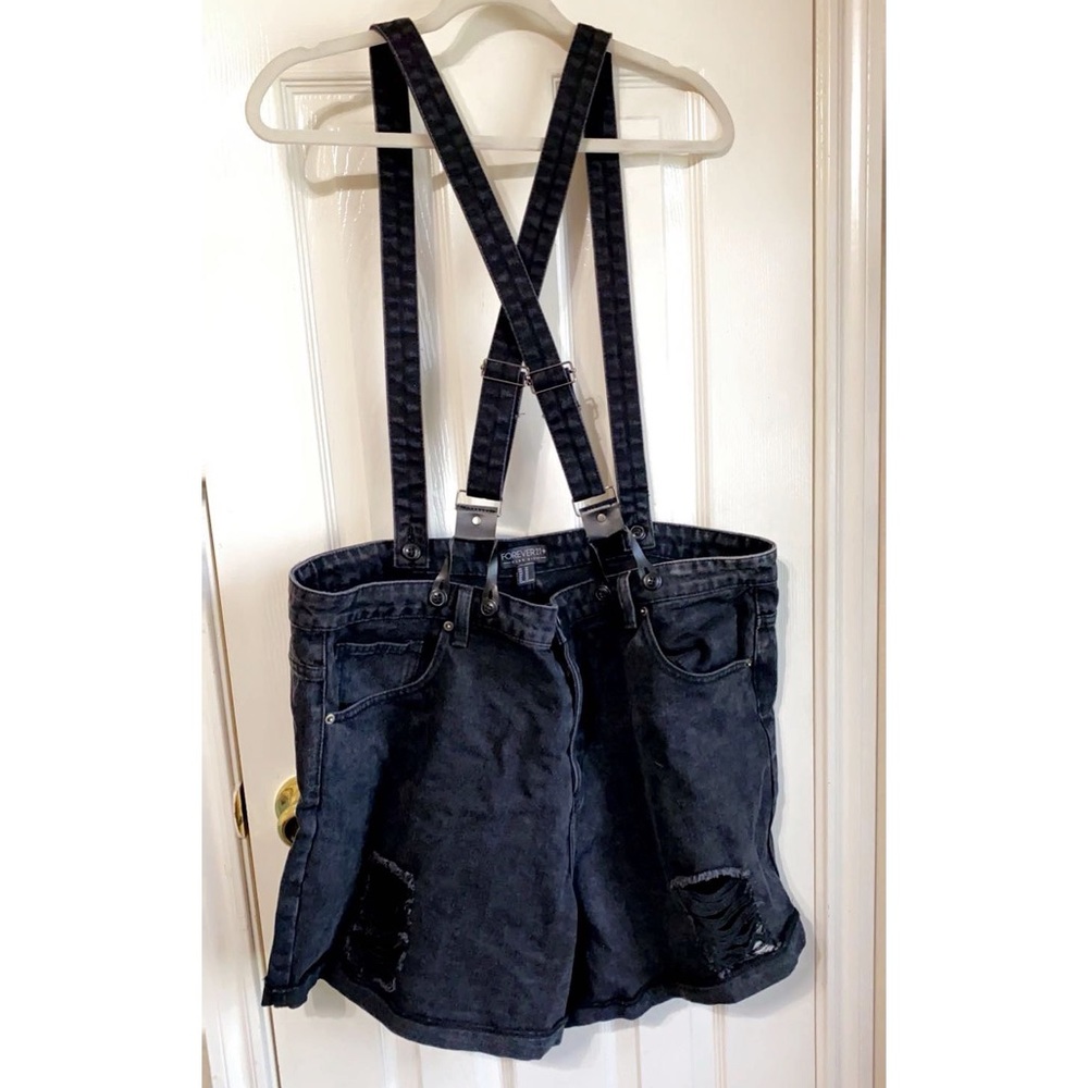 Forever 21 black overall shorts